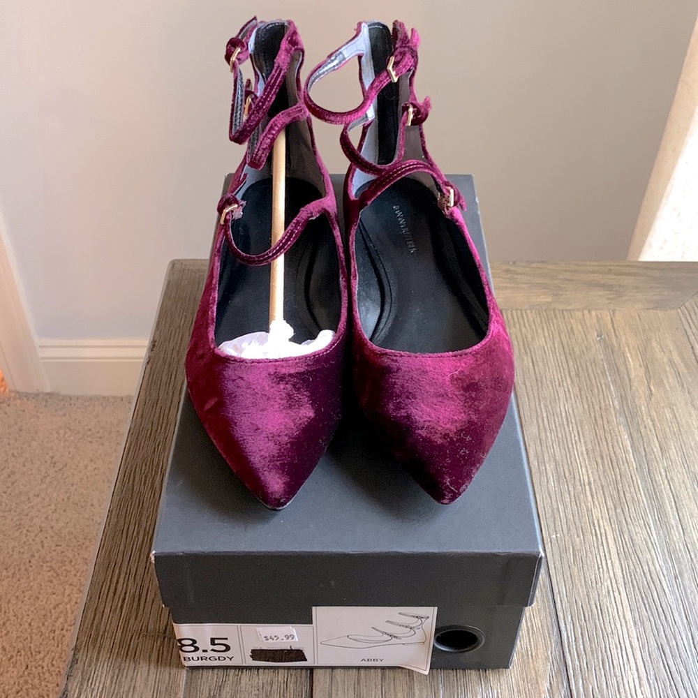 Banana Republic Velvet flats size 8.5 NEW